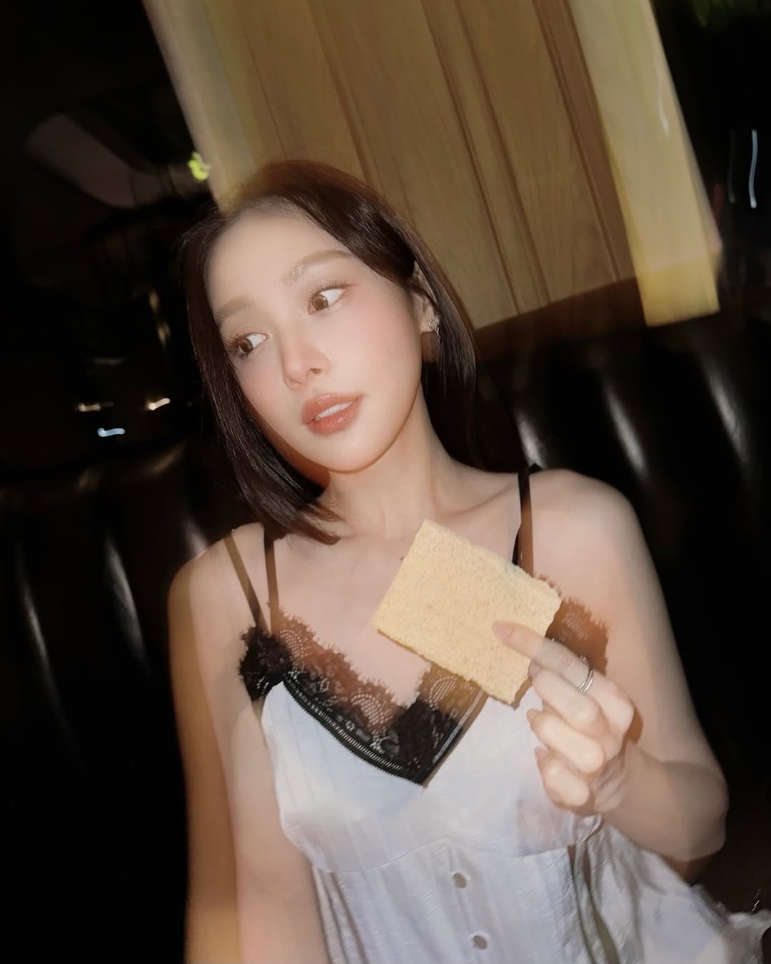 อุ้ม - อิษยา ฮอสุวรรณ