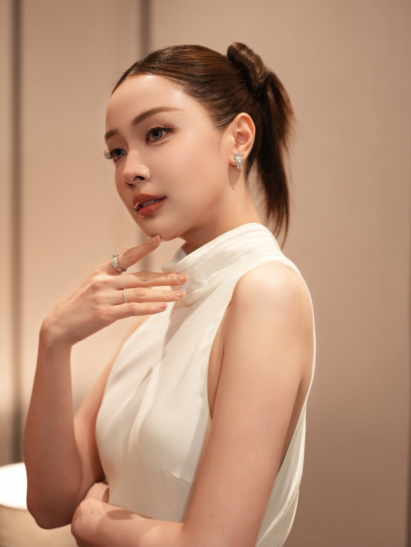 อุ้ม - อิษยา ฮอสุวรรณ