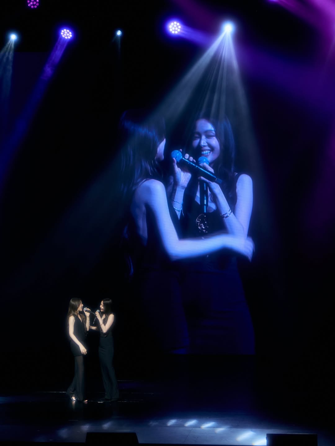 อุ้ม - อิษยา ฮอสุวรรณ