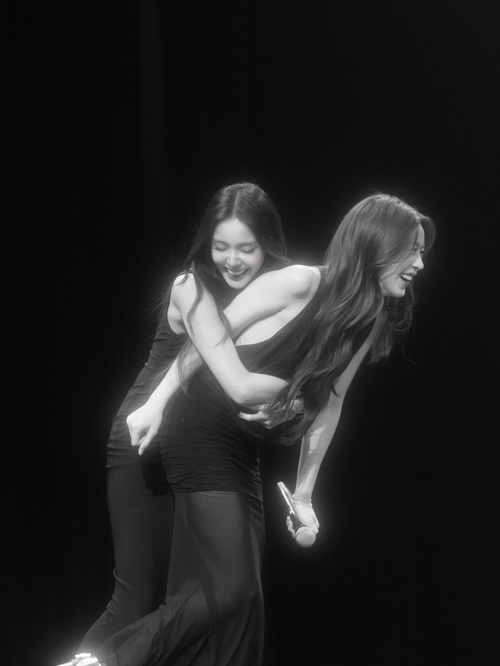 อุ้ม - อิษยา ฮอสุวรรณ