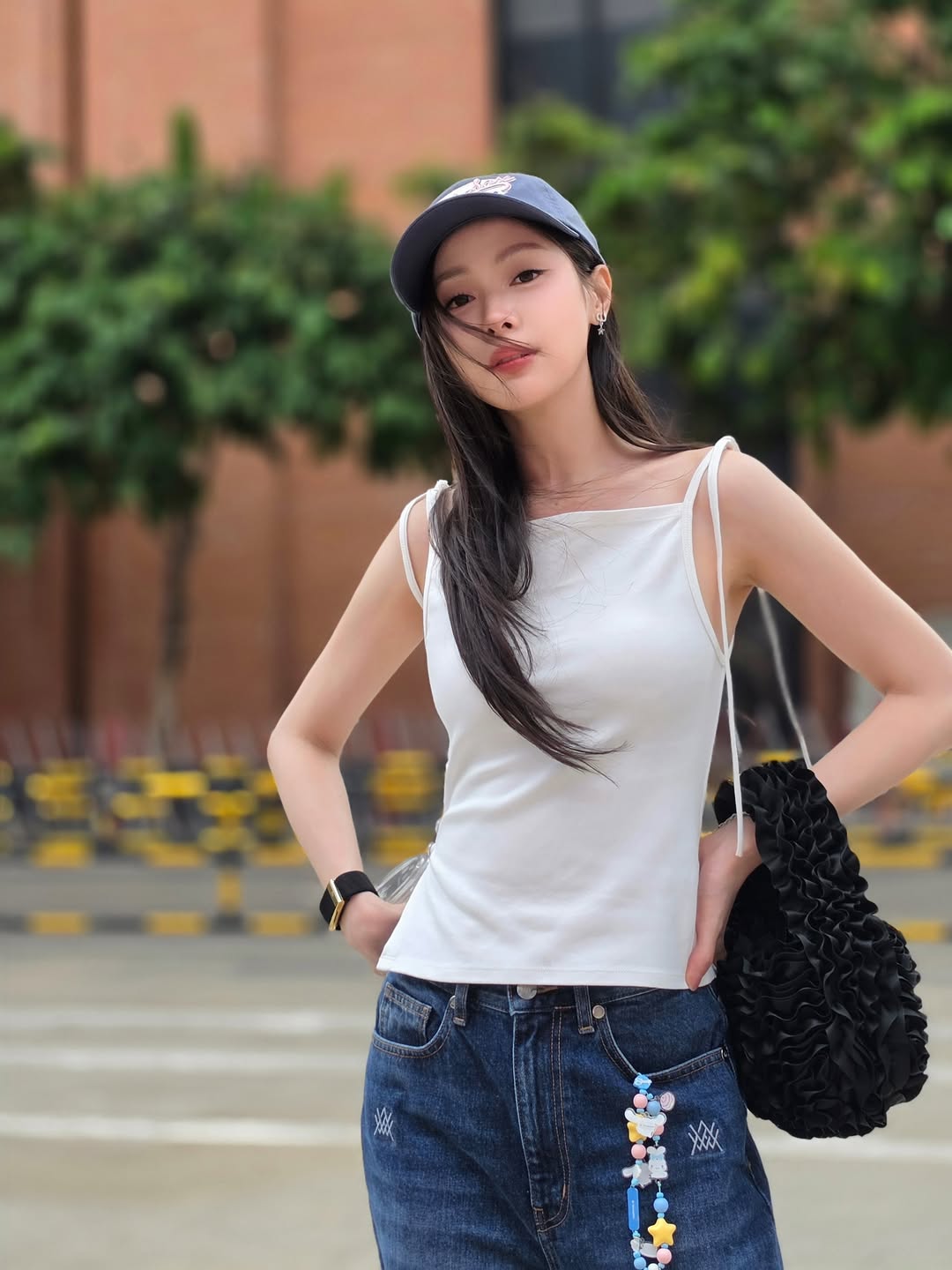 อุ้ม - อิษยา ฮอสุวรรณ