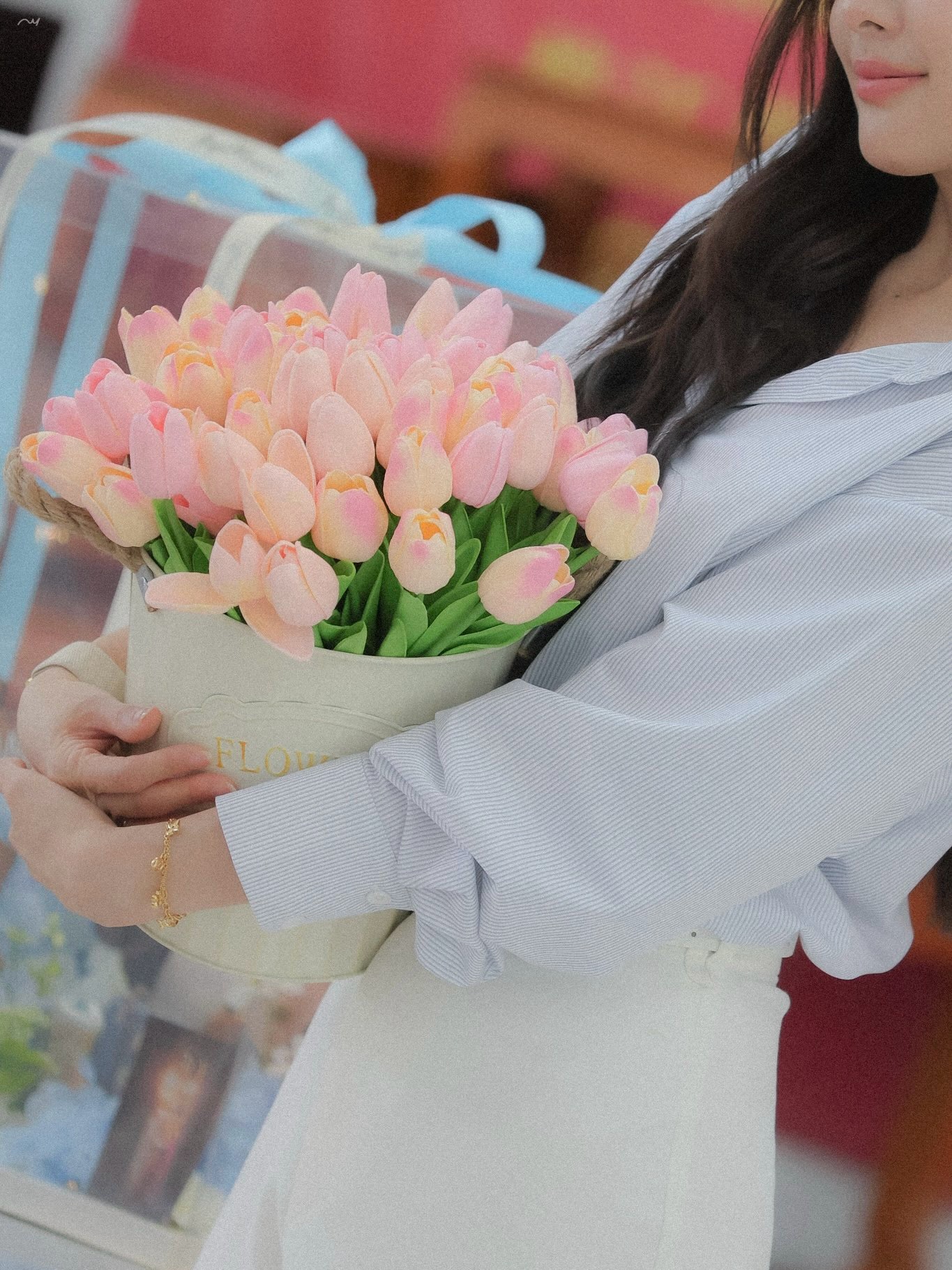 อุ้ม - อิษยา ฮอสุวรรณ