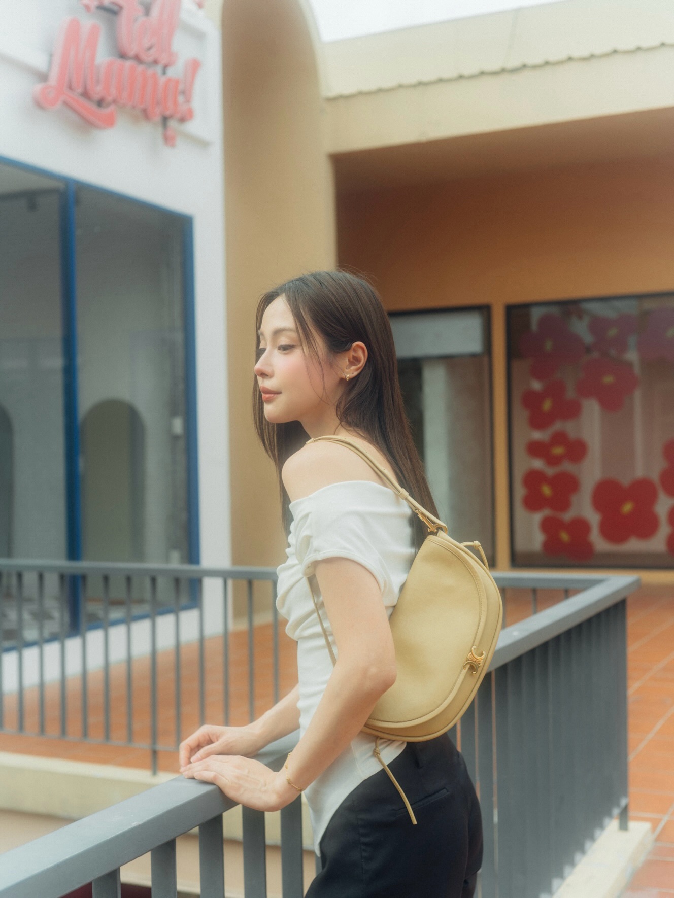 อุ้ม - อิษยา ฮอสุวรรณ