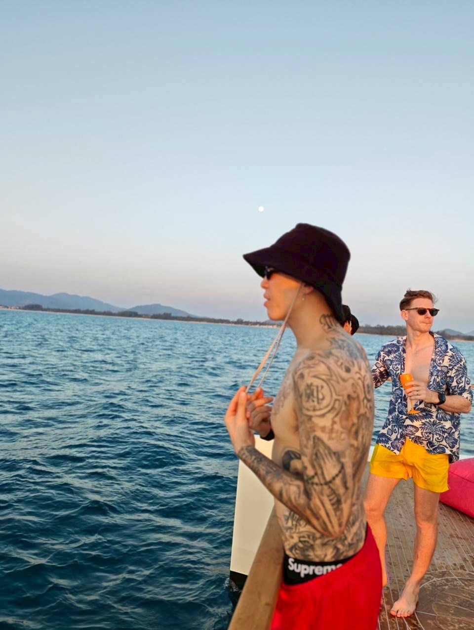 ป๊อก - ภัสสรกรณ์ จิราธิวัฒน์