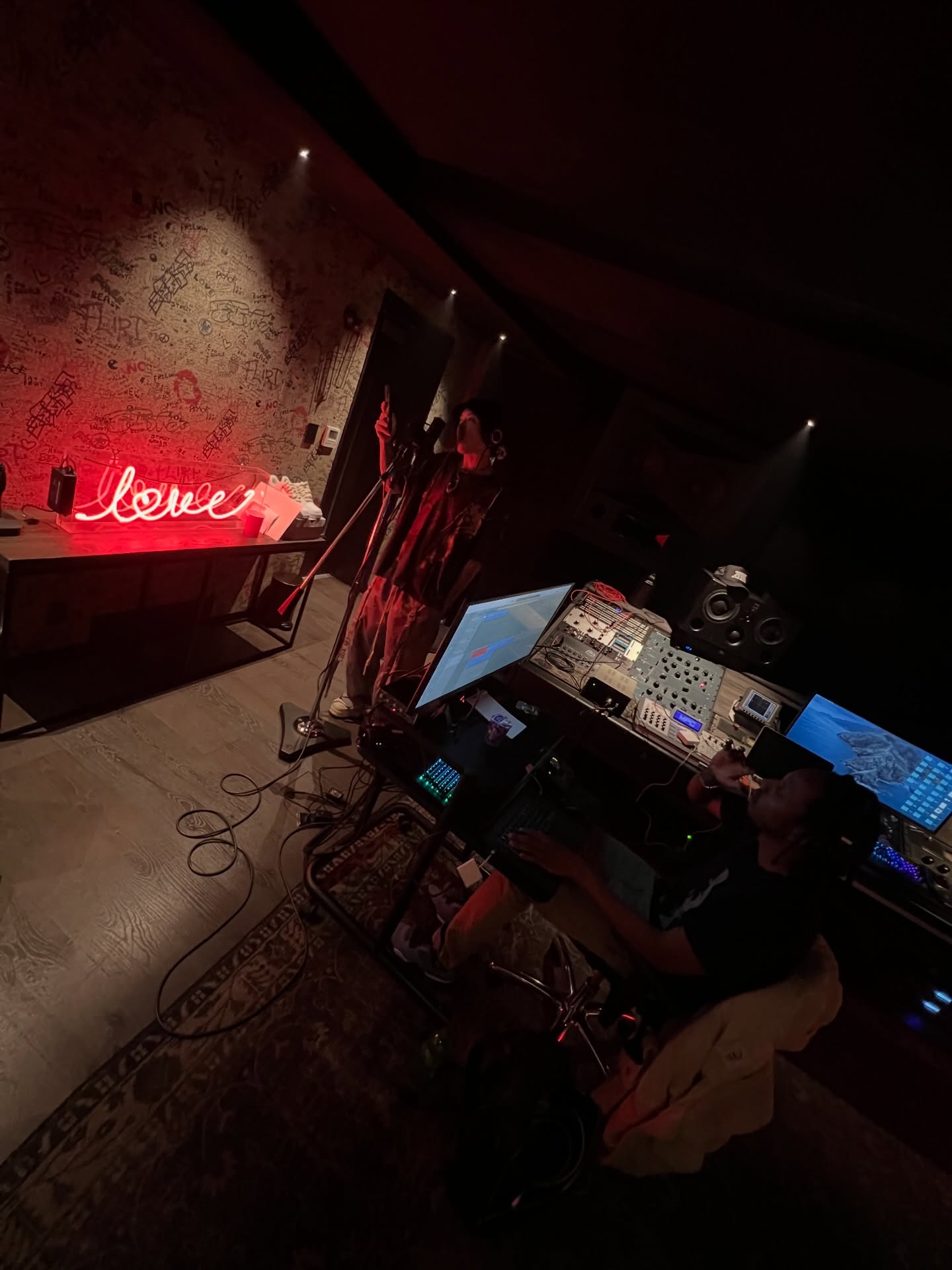 ป๊อก - ภัสสรกรณ์ จิราธิวัฒน์