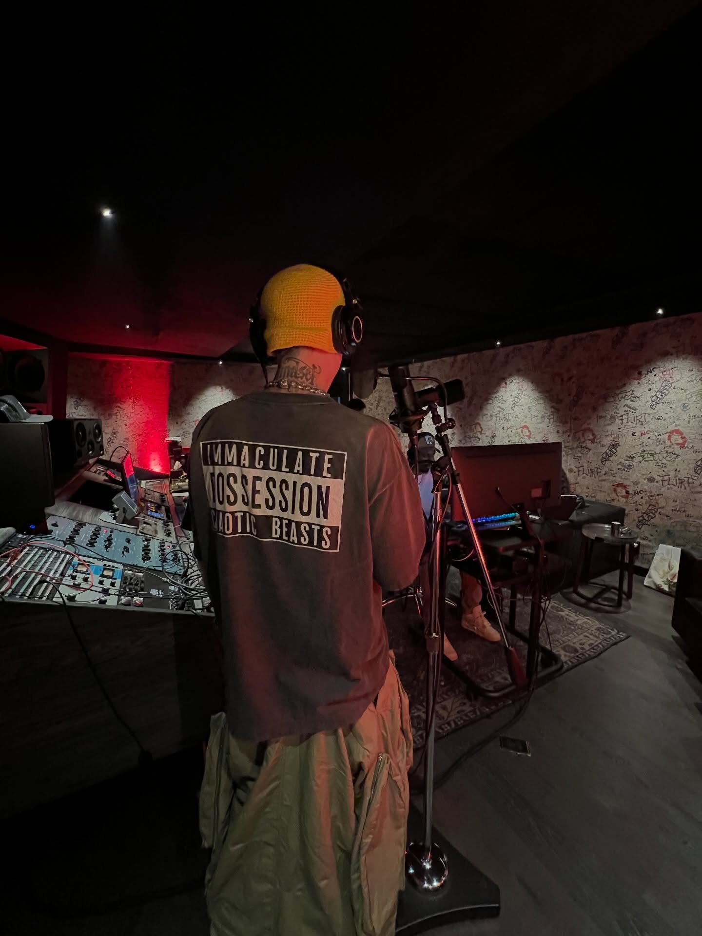 ป๊อก - ภัสสรกรณ์ จิราธิวัฒน์