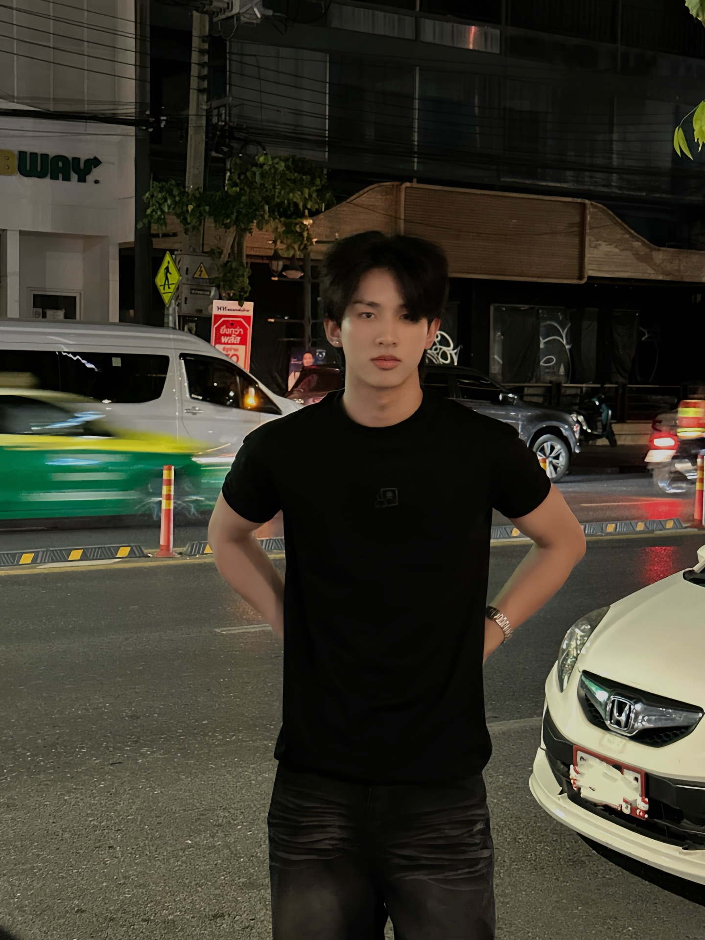 เซิร์ฟ - พชร ศิลปสุนทร