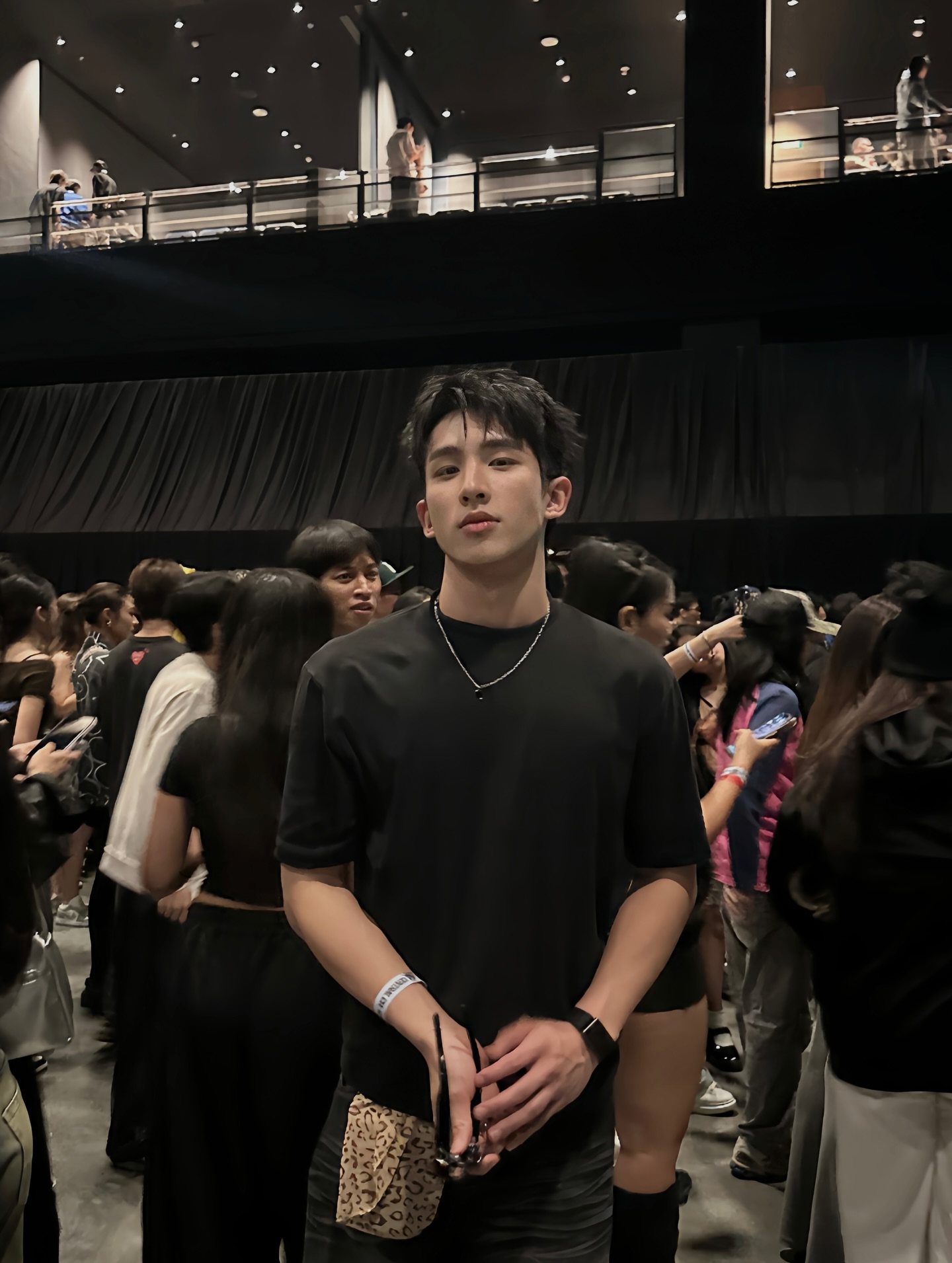 เซิร์ฟ - พชร ศิลปสุนทร
