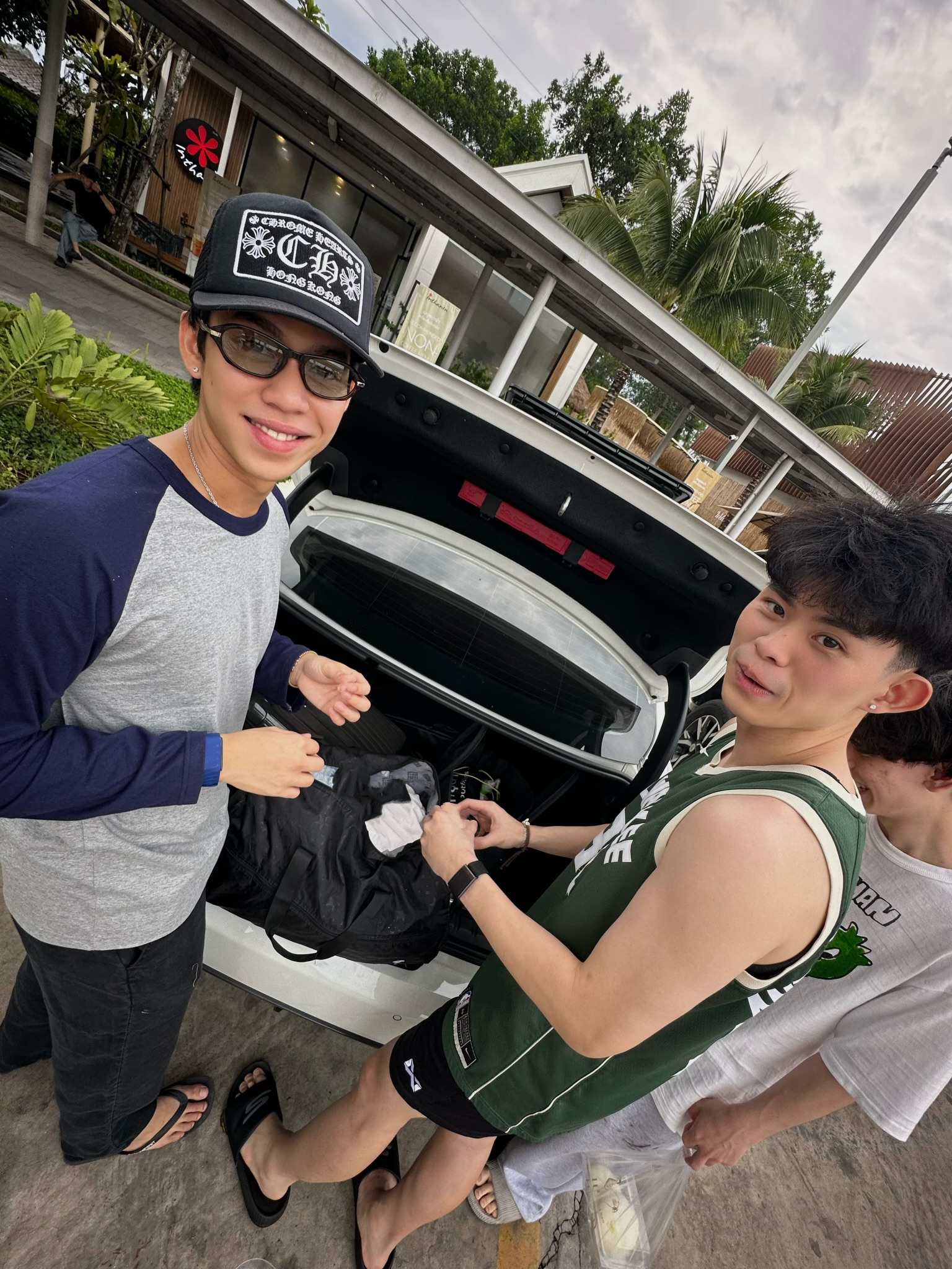 เซิร์ฟ - พชร ศิลปสุนทร