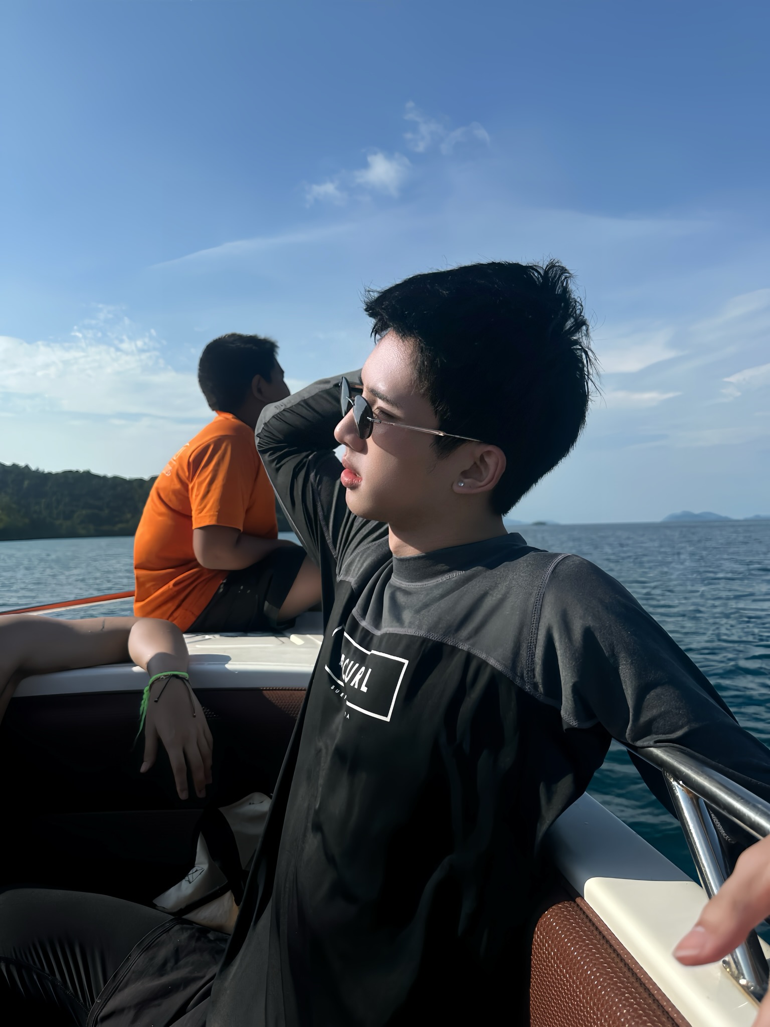 เซิร์ฟ - พชร ศิลปสุนทร