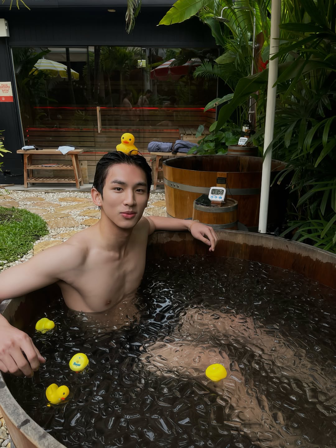 เซิร์ฟ - พชร ศิลปสุนทร