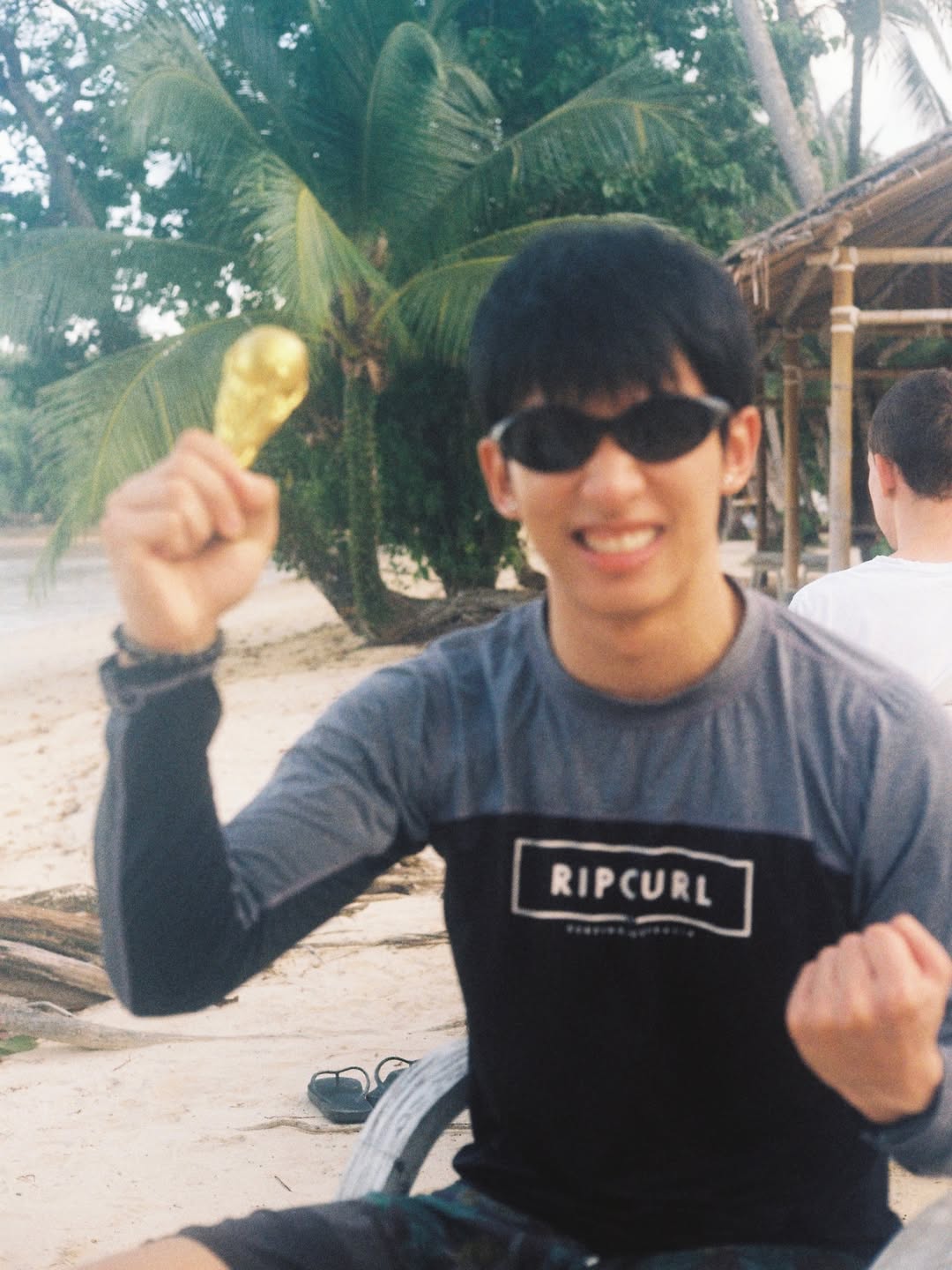 เซิร์ฟ - พชร ศิลปสุนทร