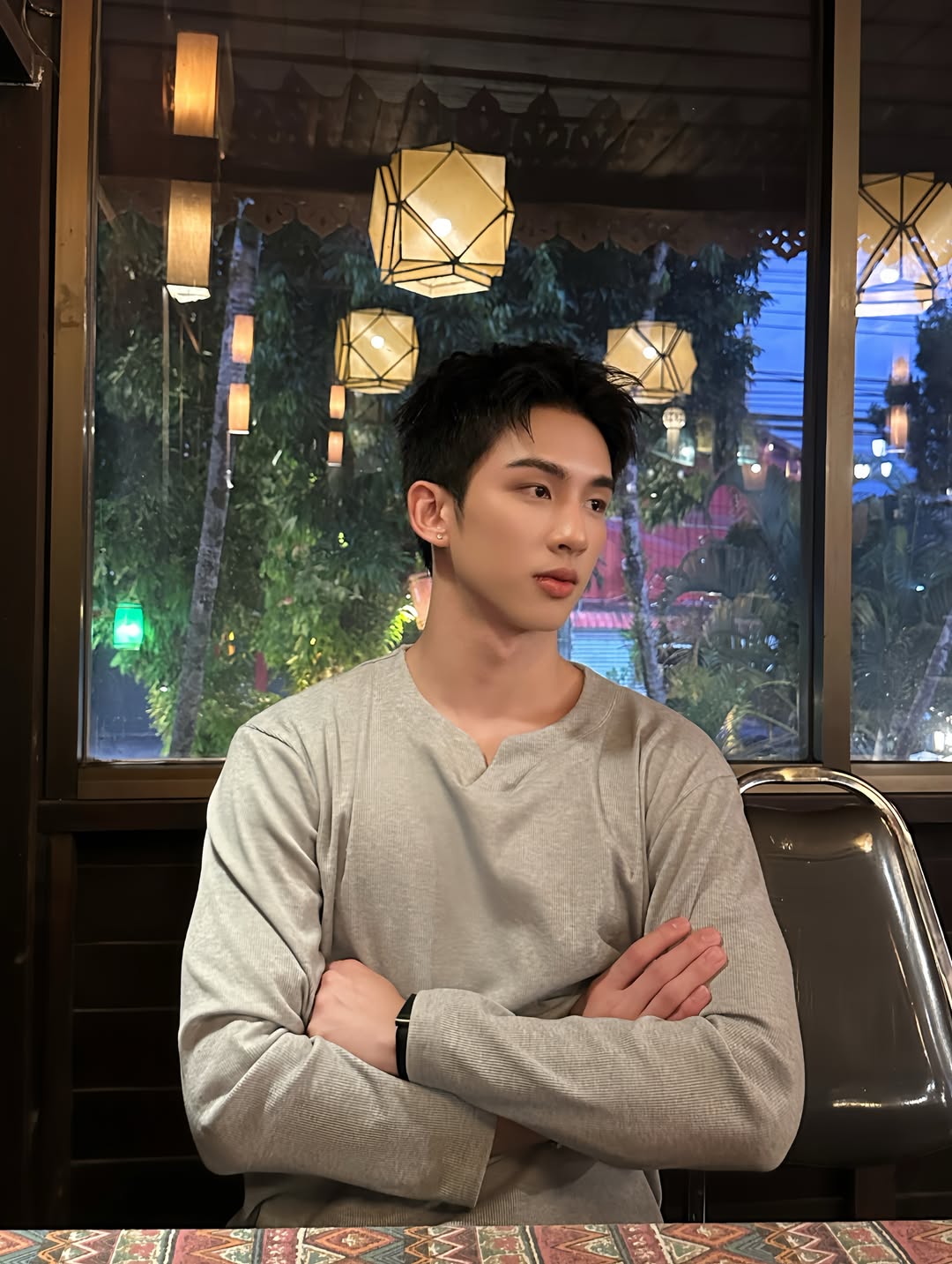 เซิร์ฟ - พชร ศิลปสุนทร
