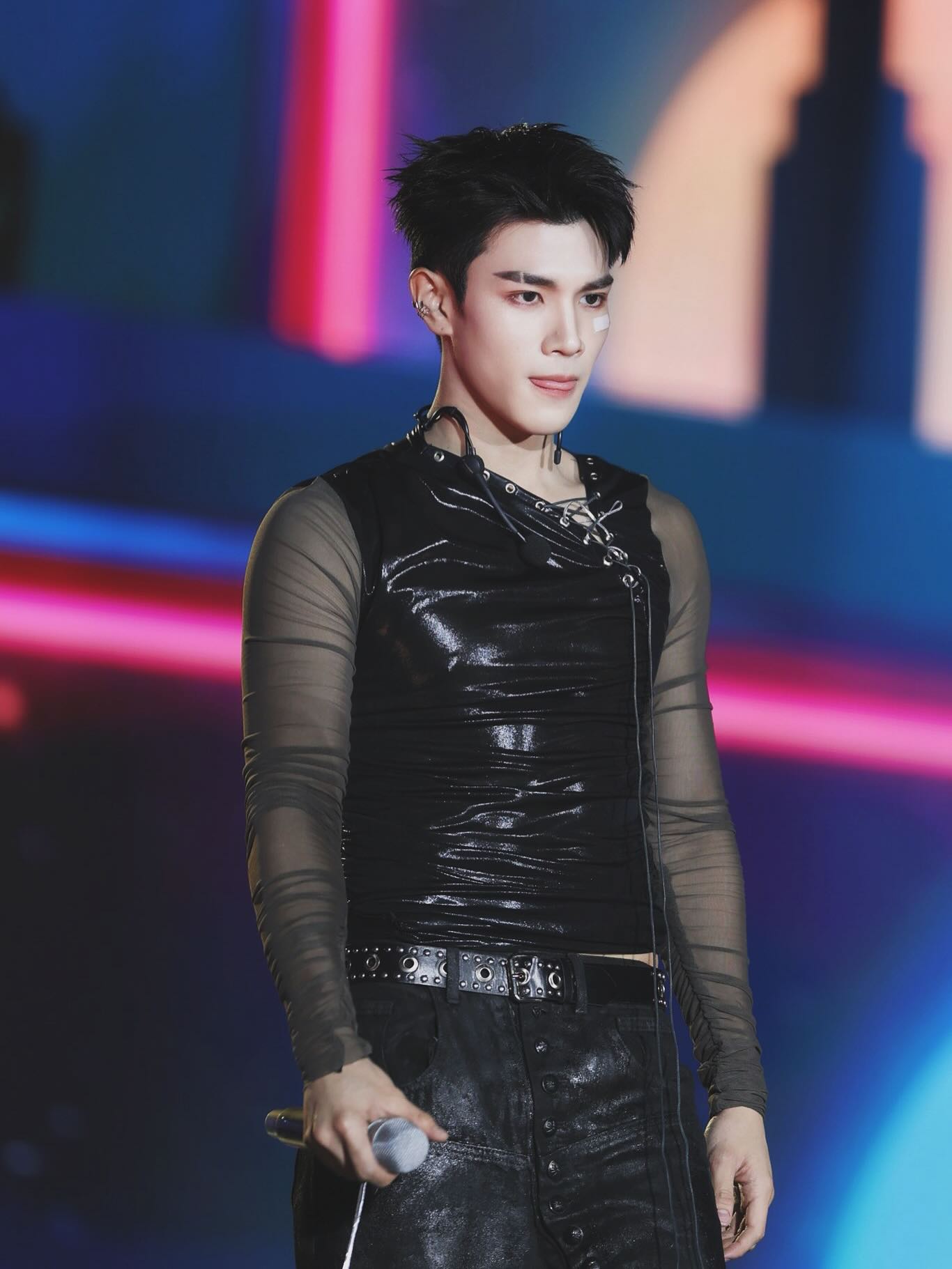 โฟร์ท - ณัฐวรรธน์ จิโรชน์ธิกุล