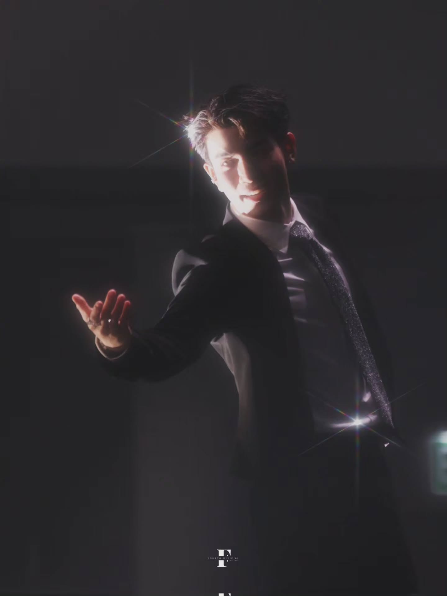 โฟร์ท - ณัฐวรรธน์ จิโรชน์ธิกุล