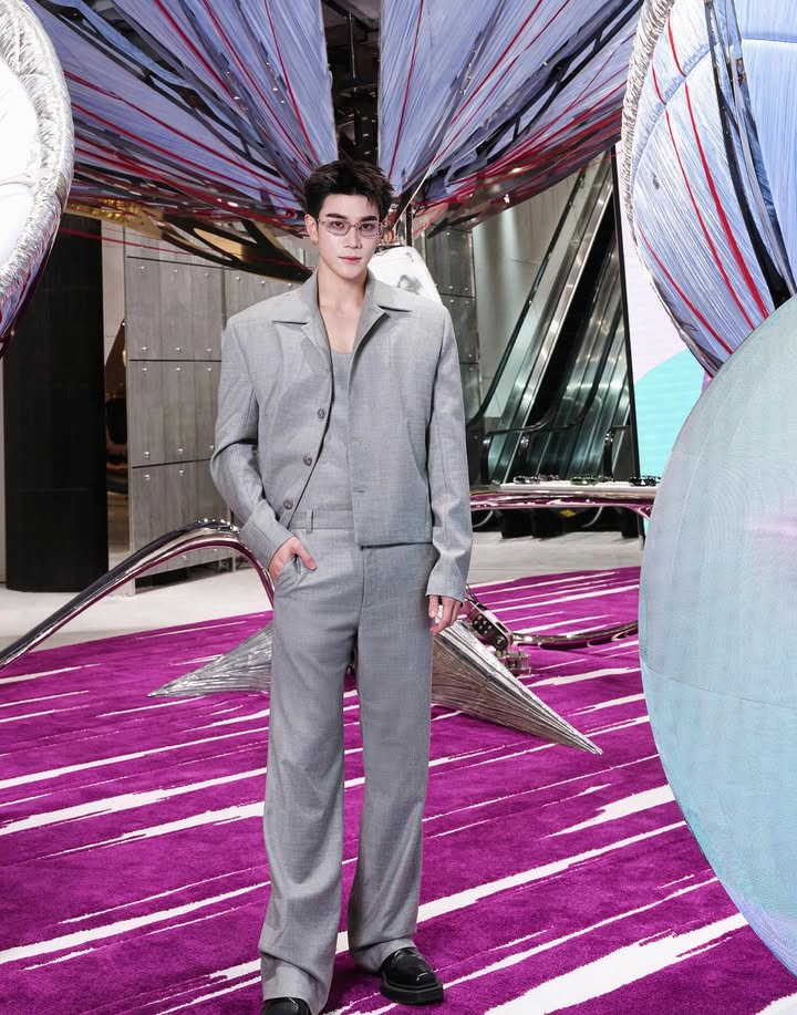 โฟร์ท - ณัฐวรรธน์ จิโรชน์ธิกุล