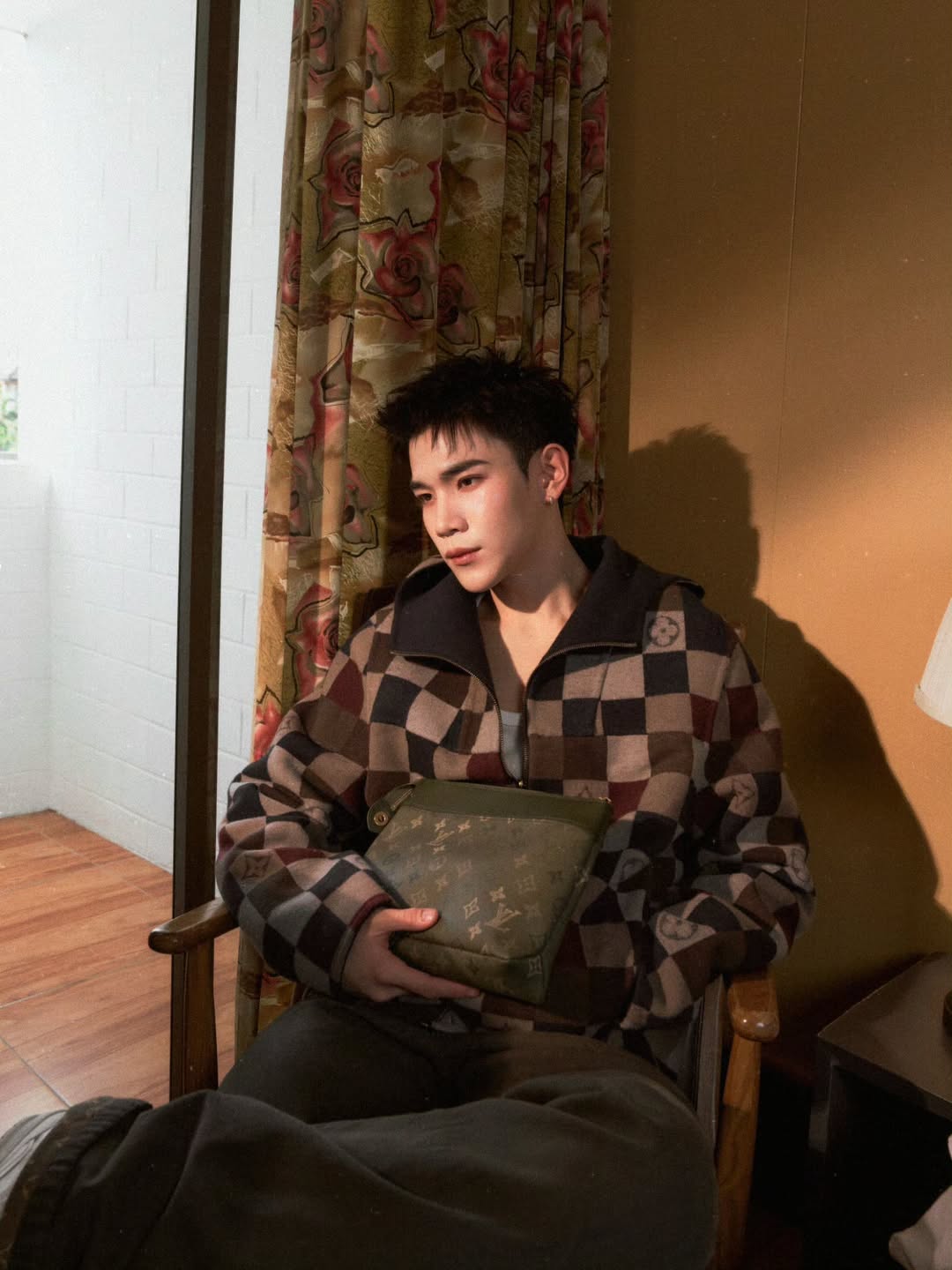 โฟร์ท - ณัฐวรรธน์ จิโรชน์ธิกุล