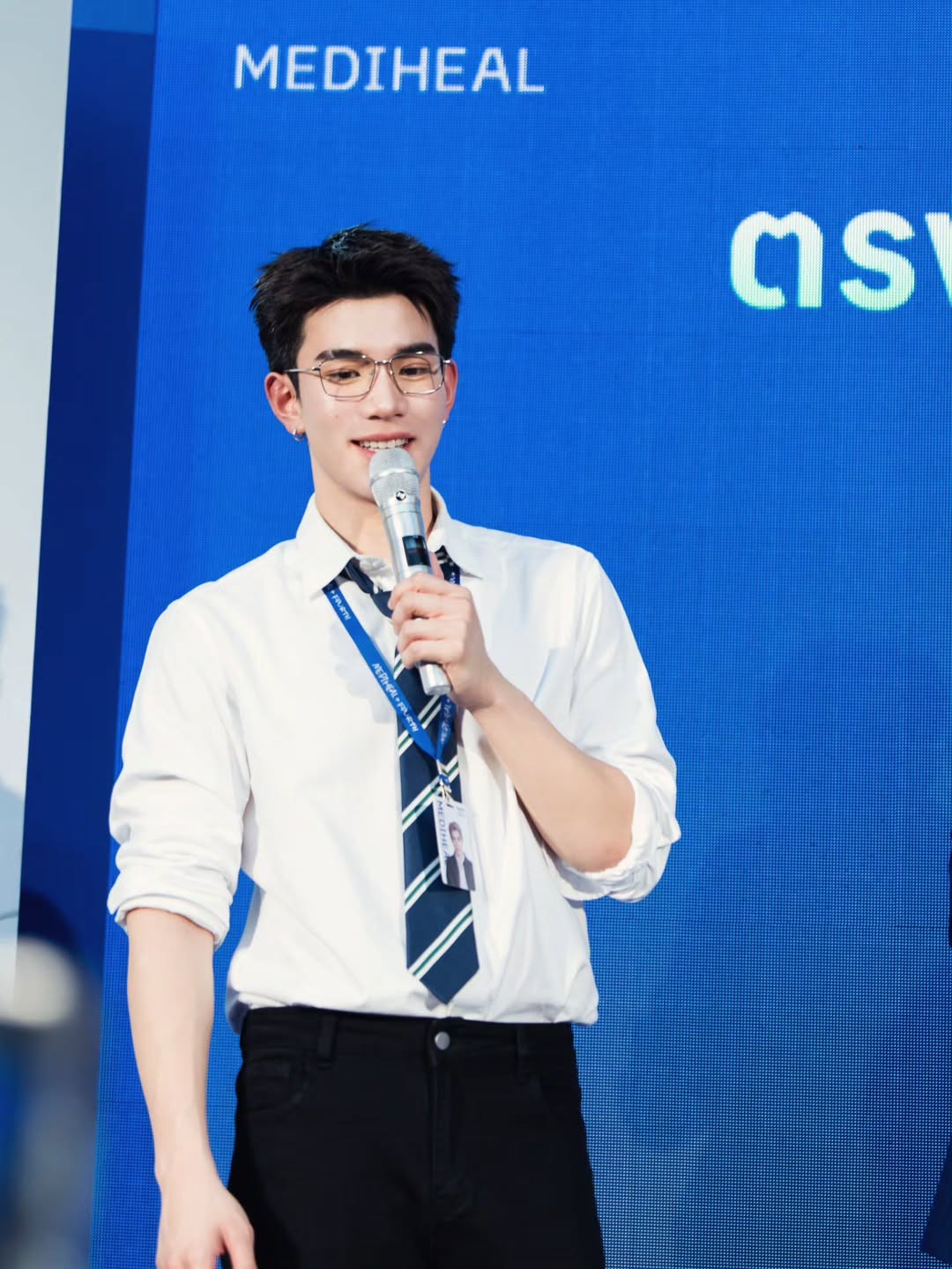 โฟร์ท - ณัฐวรรธน์ จิโรชน์ธิกุล