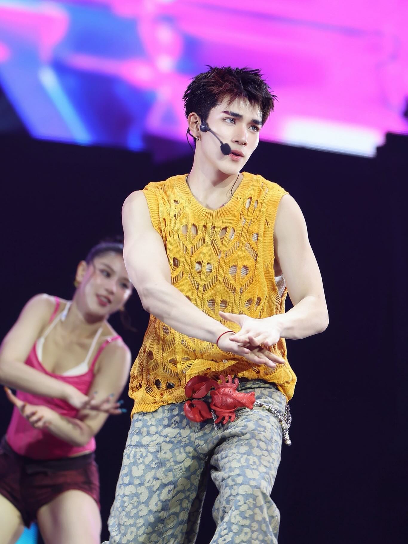 โฟร์ท - ณัฐวรรธน์ จิโรชน์ธิกุล