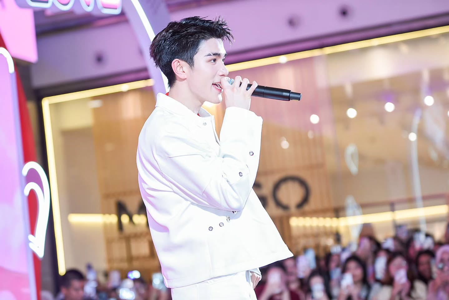 โฟร์ท - ณัฐวรรธน์ จิโรชน์ธิกุล