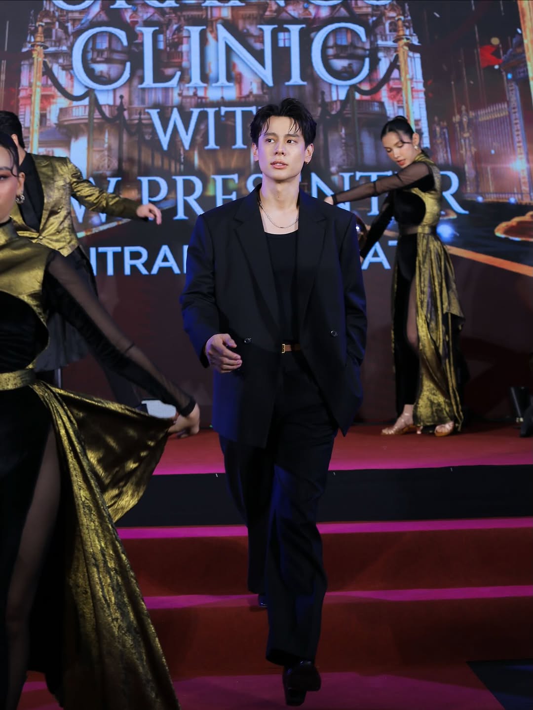 แบงค์ - อาทิตย์ ตั้งวิบูลย์พาณิชย์