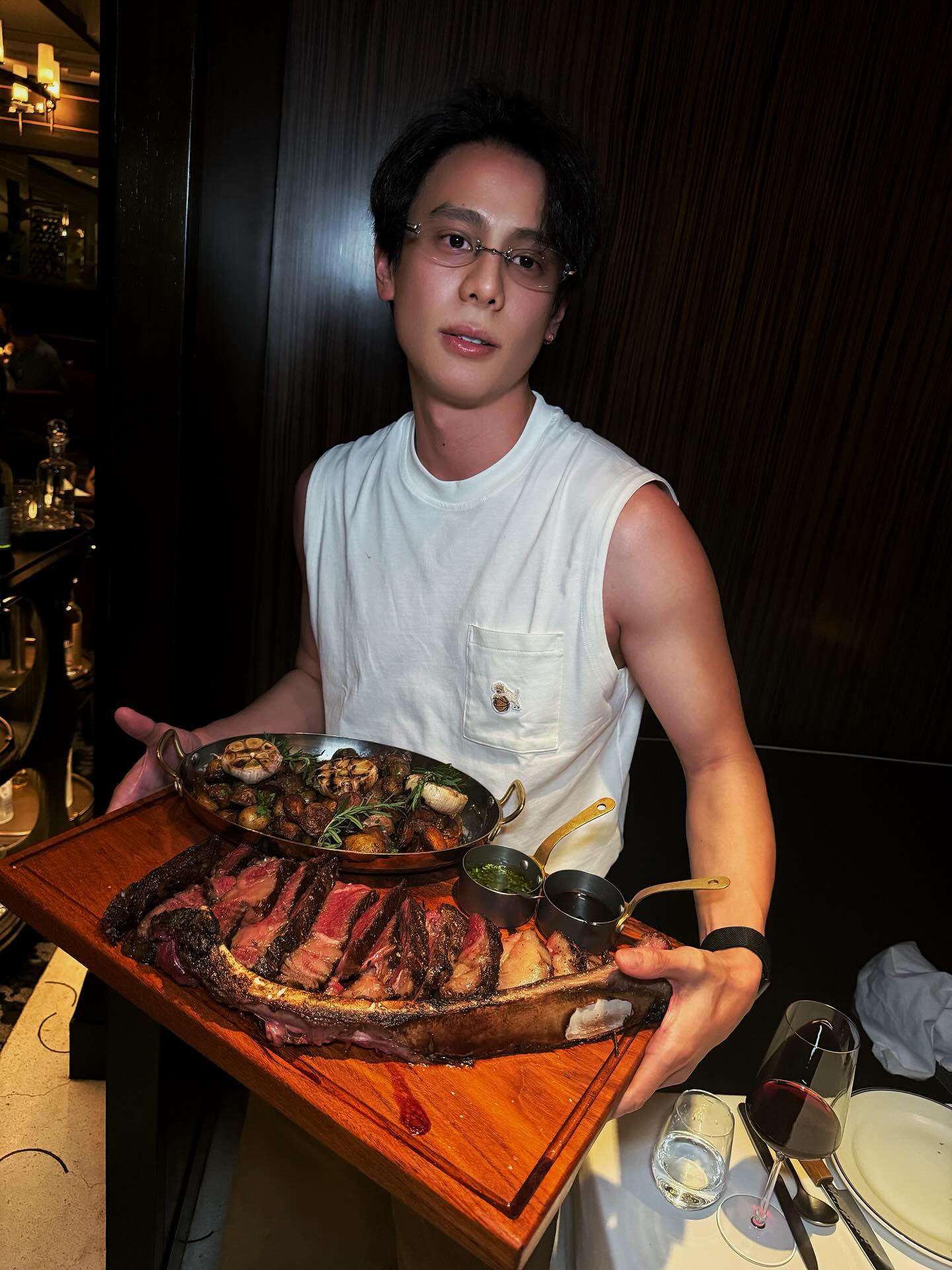 แบงค์ - อาทิตย์ ตั้งวิบูลย์พาณิชย์