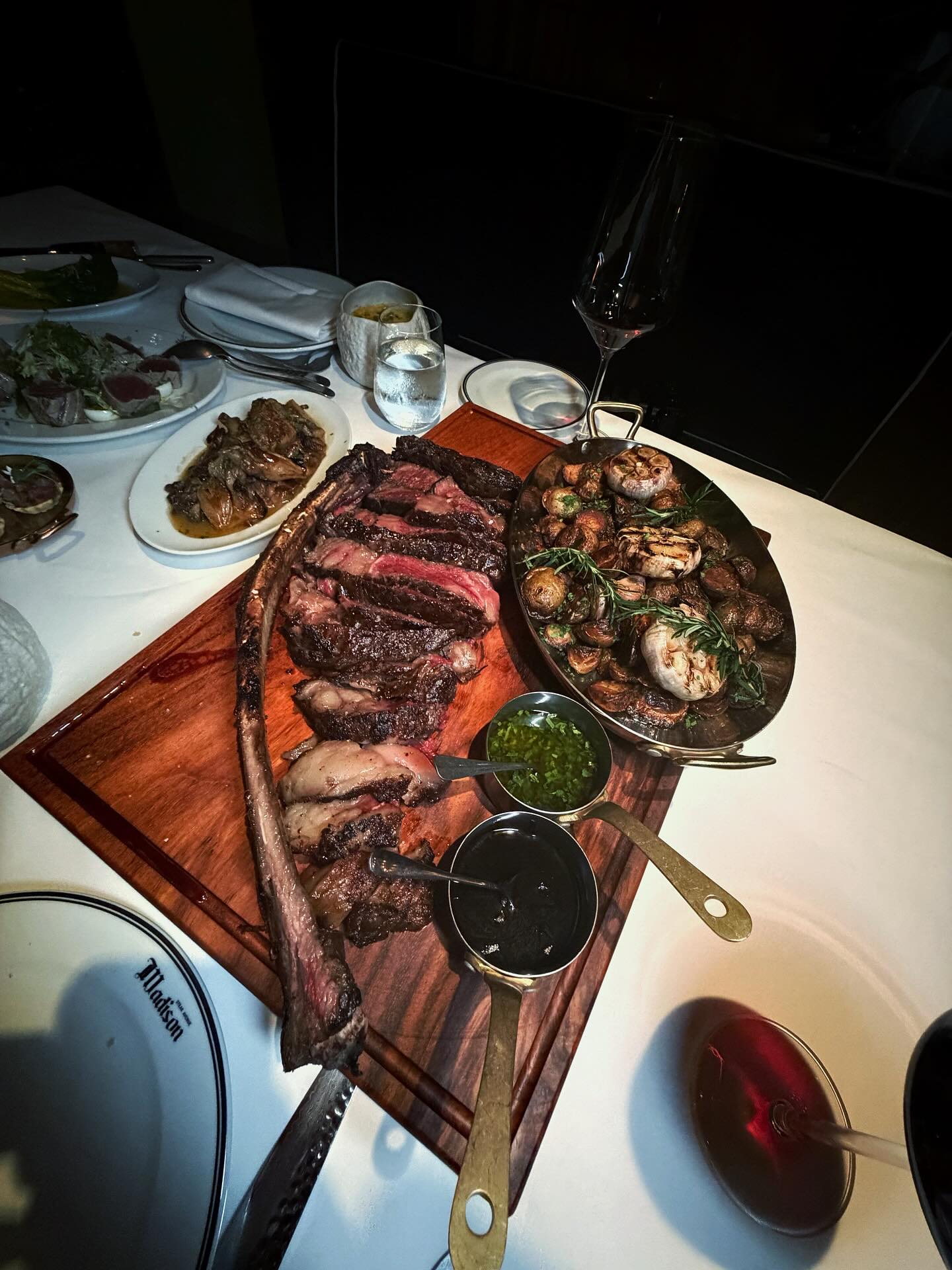 แบงค์ - อาทิตย์ ตั้งวิบูลย์พาณิชย์