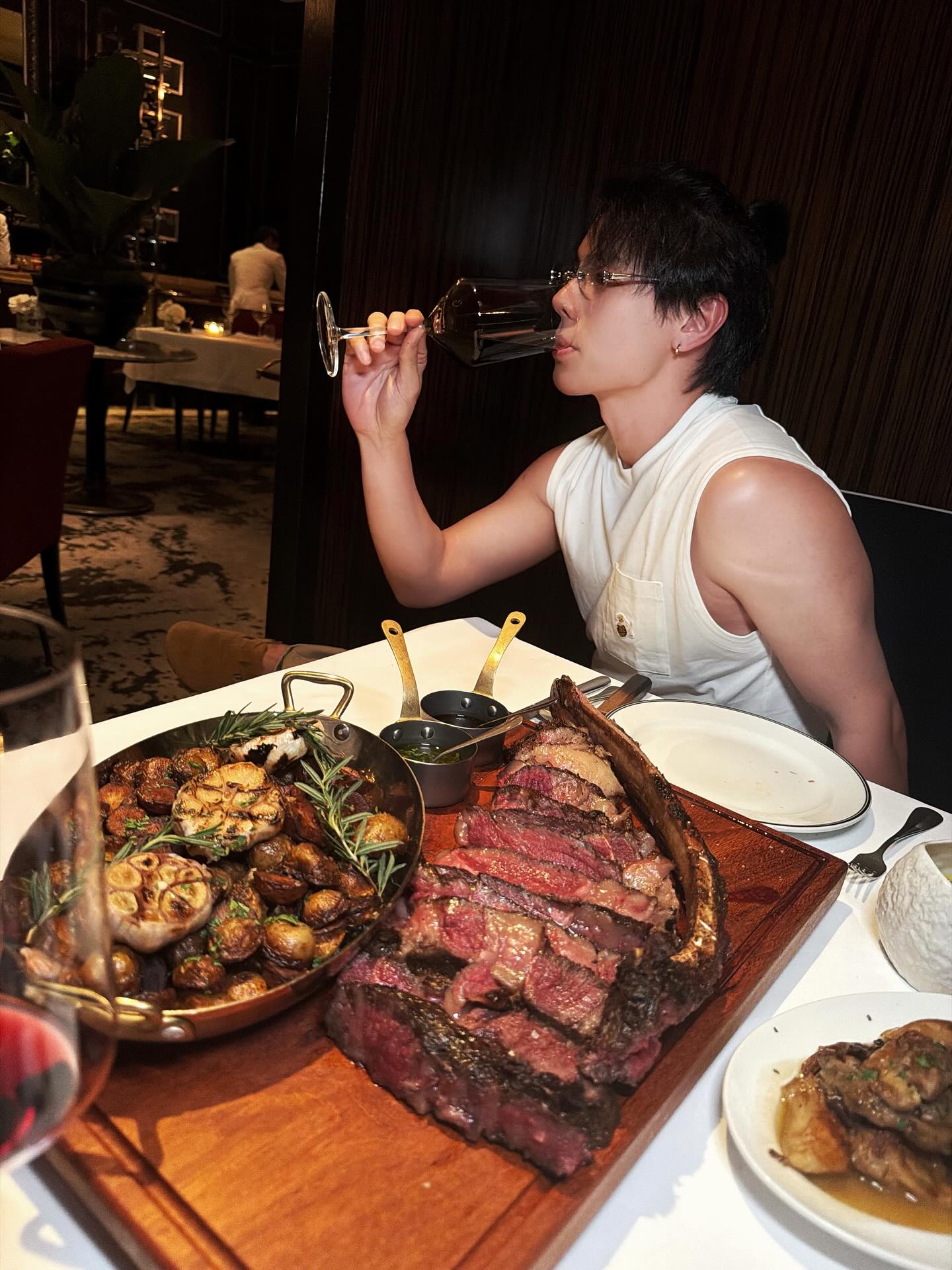 แบงค์ - อาทิตย์ ตั้งวิบูลย์พาณิชย์