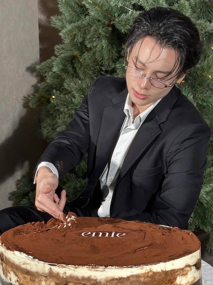 แบงค์ - อาทิตย์ ตั้งวิบูลย์พาณิชย์