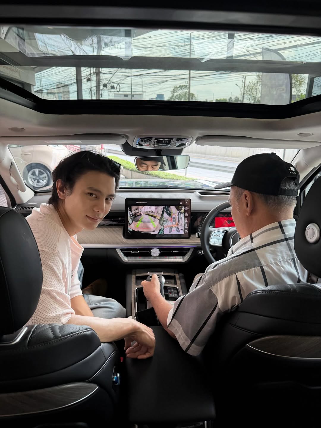 แบงค์ - อาทิตย์ ตั้งวิบูลย์พาณิชย์