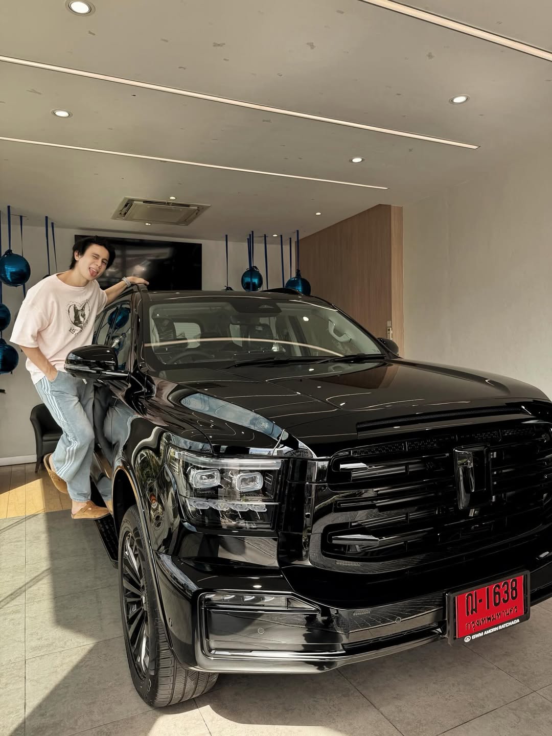 แบงค์ - อาทิตย์ ตั้งวิบูลย์พาณิชย์