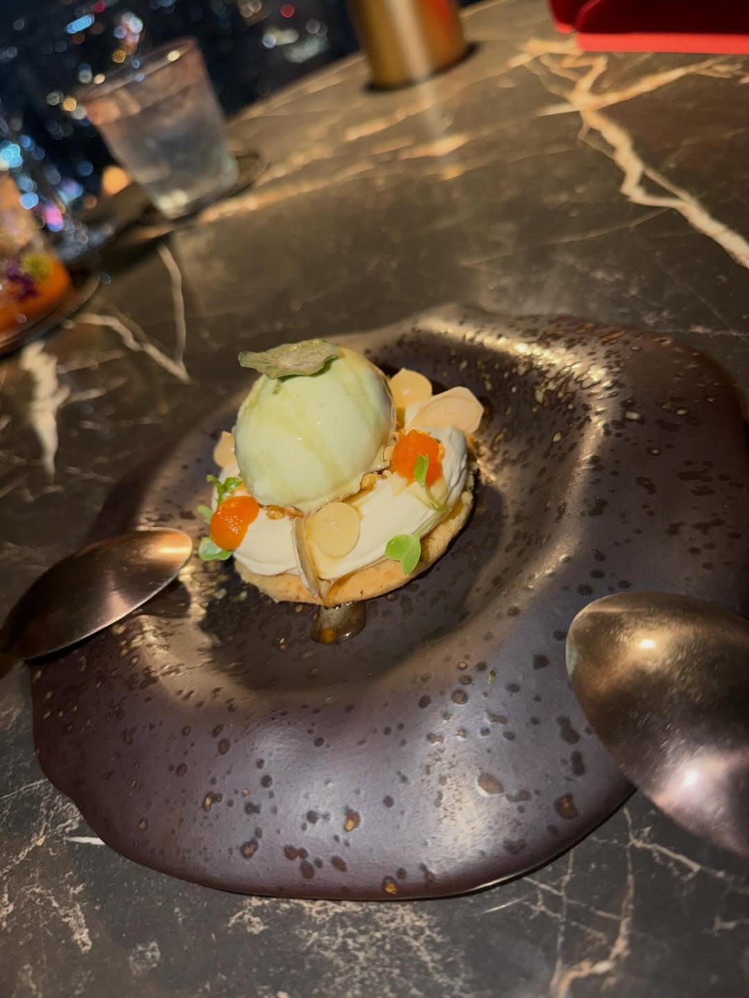 แบงค์ - อาทิตย์ ตั้งวิบูลย์พาณิชย์