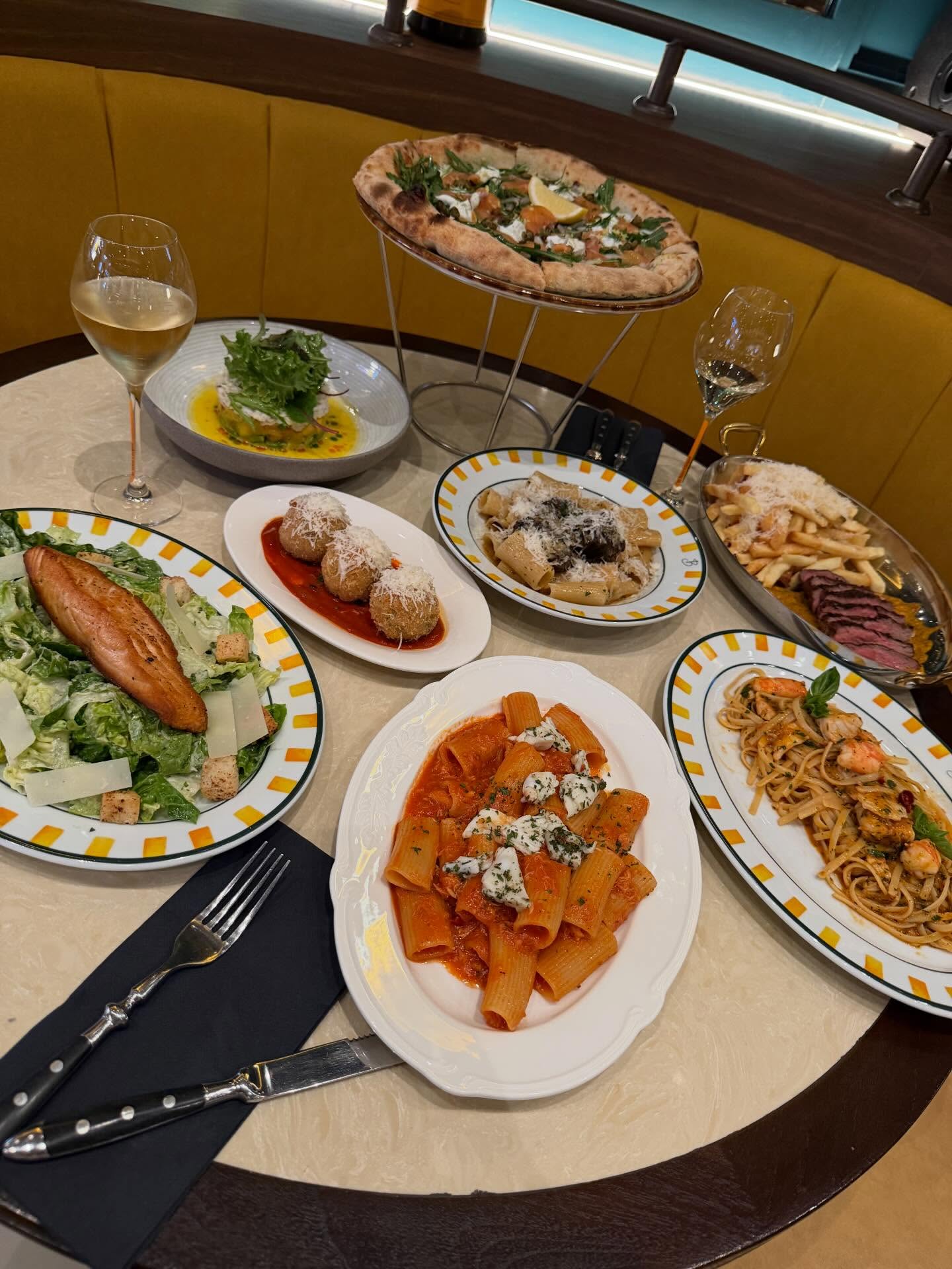 แบงค์ - อาทิตย์ ตั้งวิบูลย์พาณิชย์