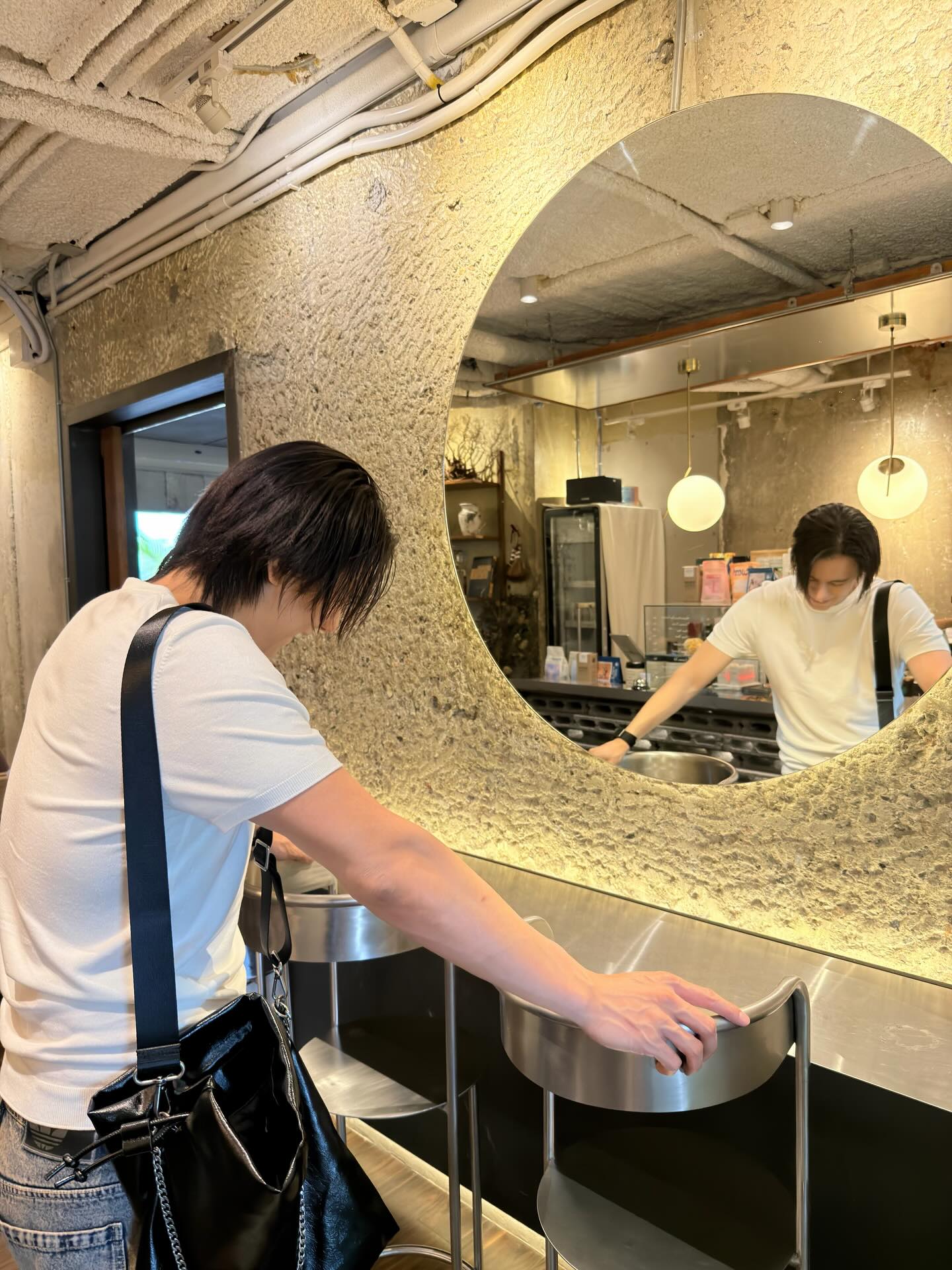 แบงค์ - อาทิตย์ ตั้งวิบูลย์พาณิชย์