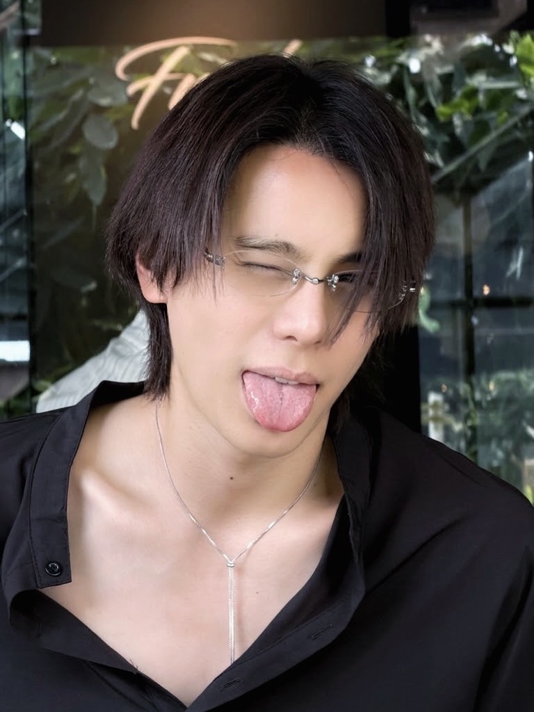 แบงค์ - อาทิตย์ ตั้งวิบูลย์พาณิชย์