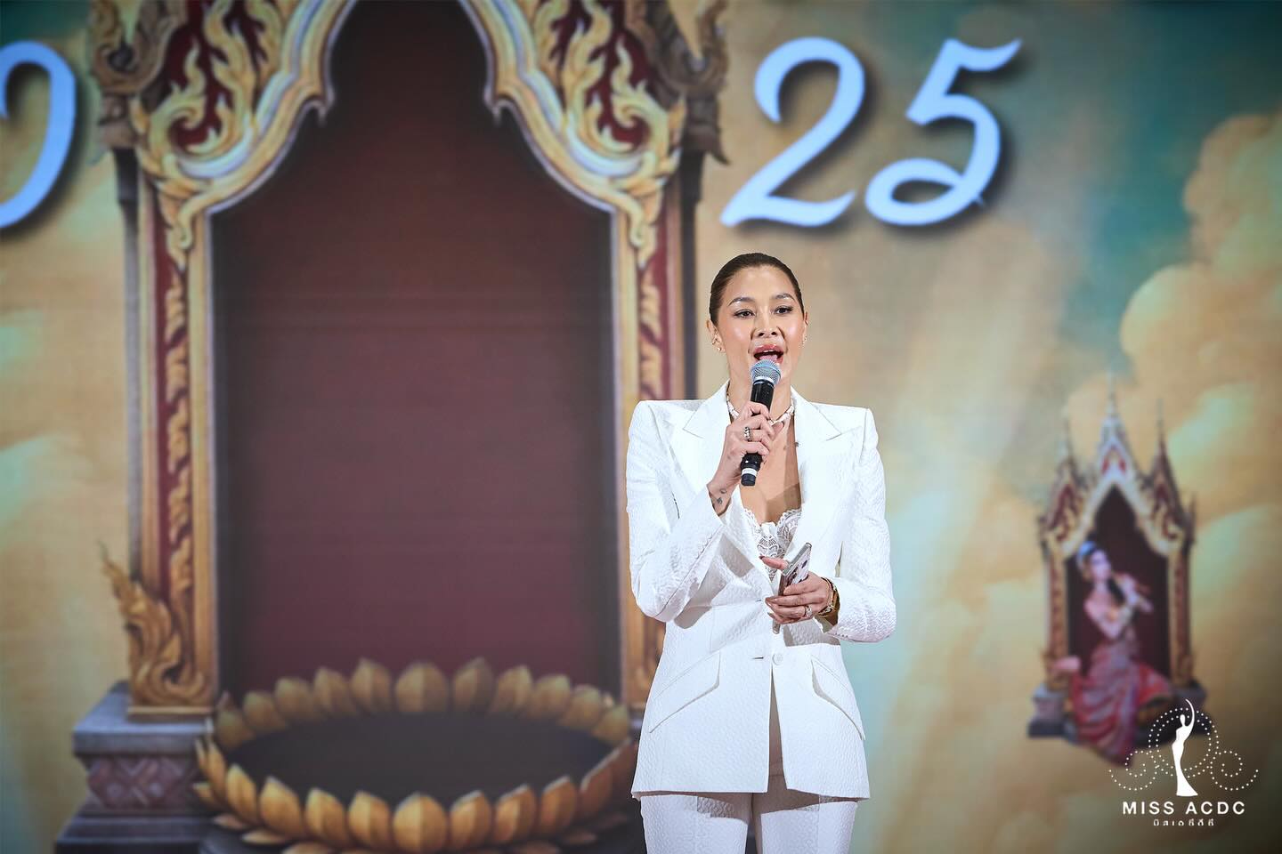 ลูกเกด - เมทินี กิ่งโพยม