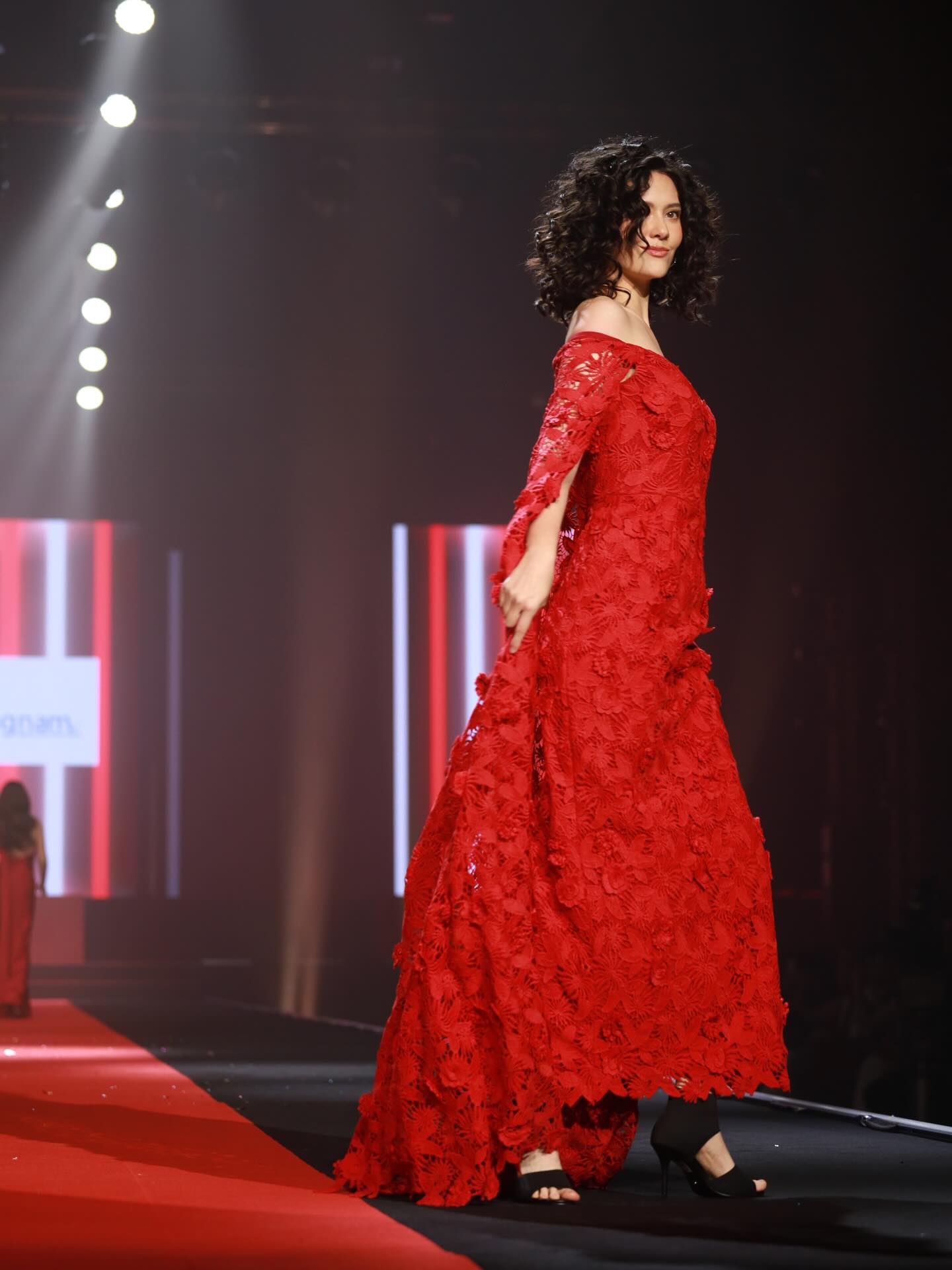 ลูกเกด - เมทินี กิ่งโพยม