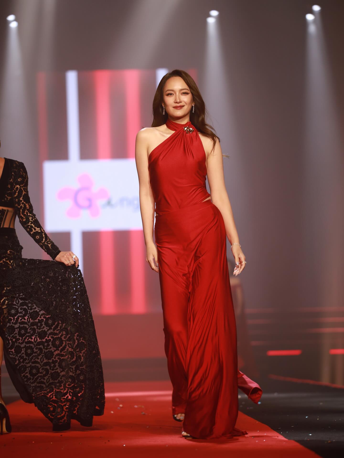 ลูกเกด - เมทินี กิ่งโพยม