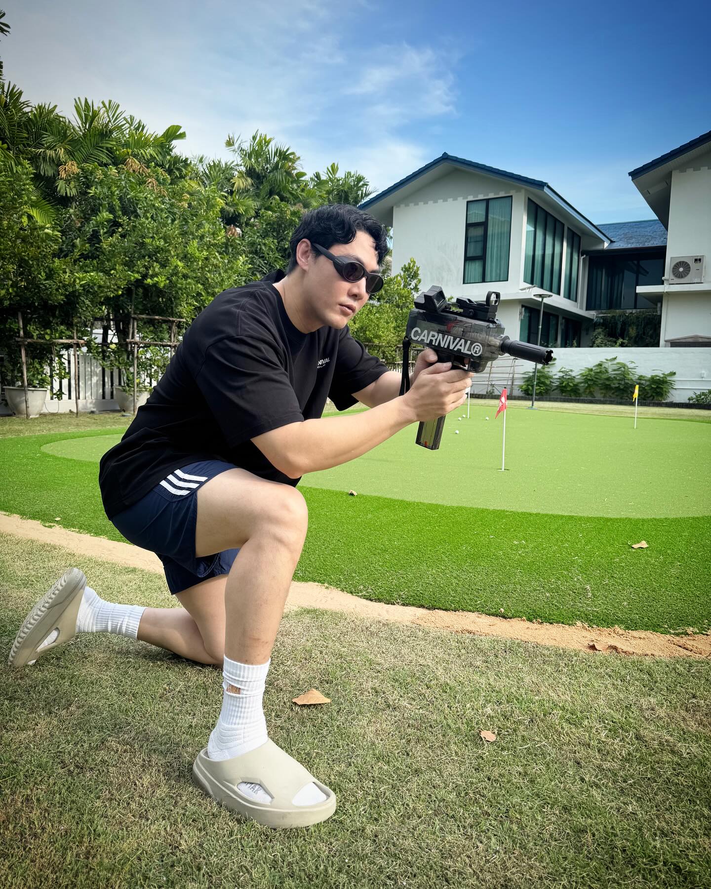 หลุยส์ - พงษ์พันธ์ เพชรบัณฑูร