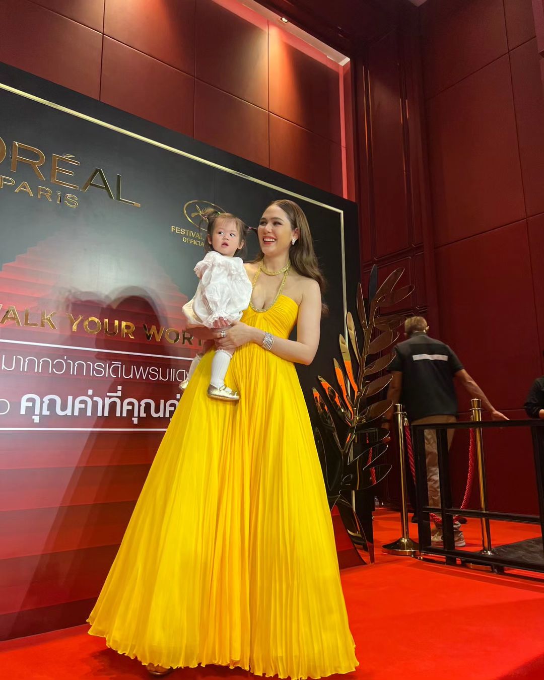 ชมพู่ - อารยา เอ ฮาร์เก็ต