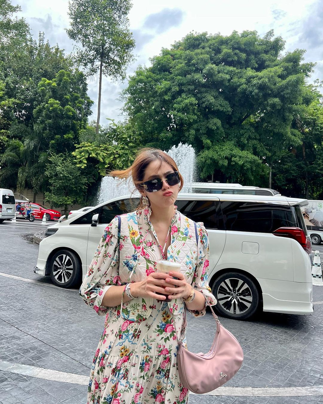 ชมพู่ - อารยา เอ ฮาร์เก็ต