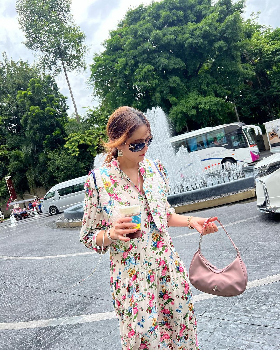 ชมพู่ - อารยา เอ ฮาร์เก็ต