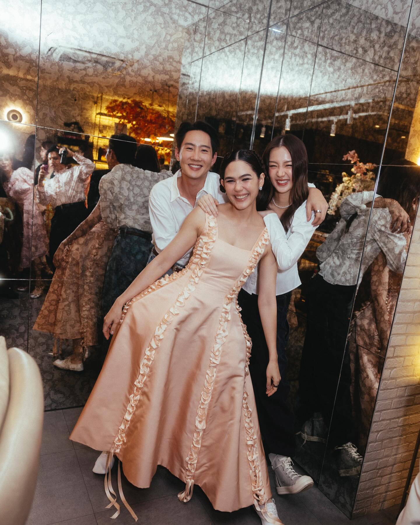 ชมพู่ - อารยา เอ ฮาร์เก็ต