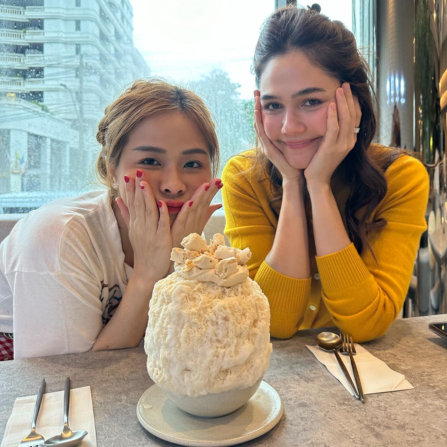 ชมพู่ - อารยา เอ ฮาร์เก็ต