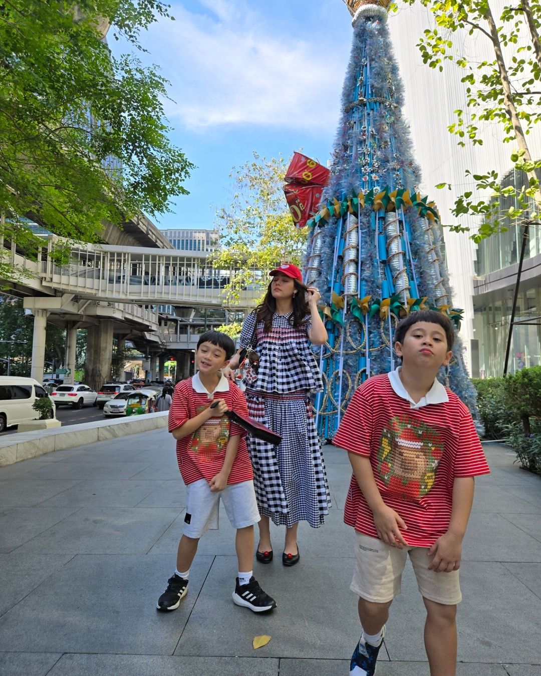 ชมพู่ - อารยา เอ ฮาร์เก็ต