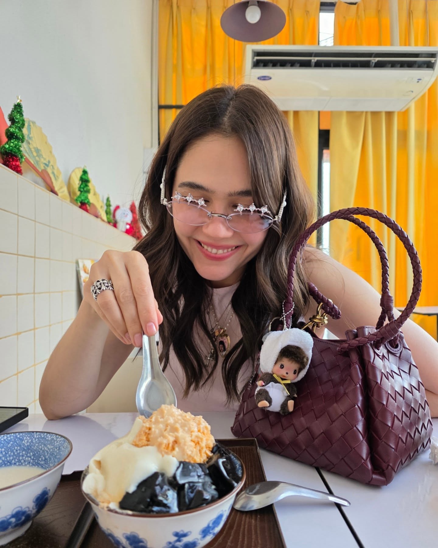ชมพู่ - อารยา เอ ฮาร์เก็ต
