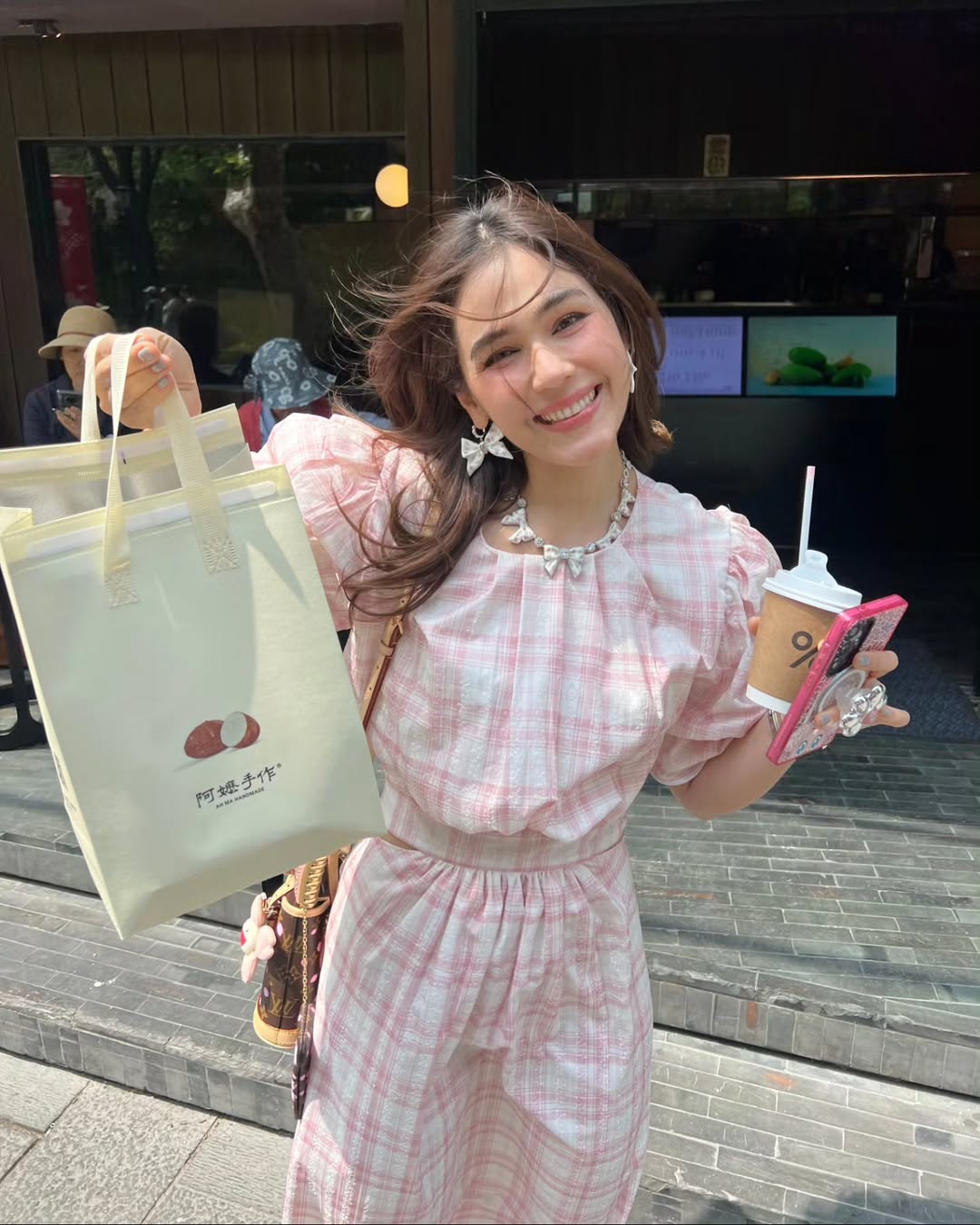 ชมพู่ - อารยา เอ ฮาร์เก็ต