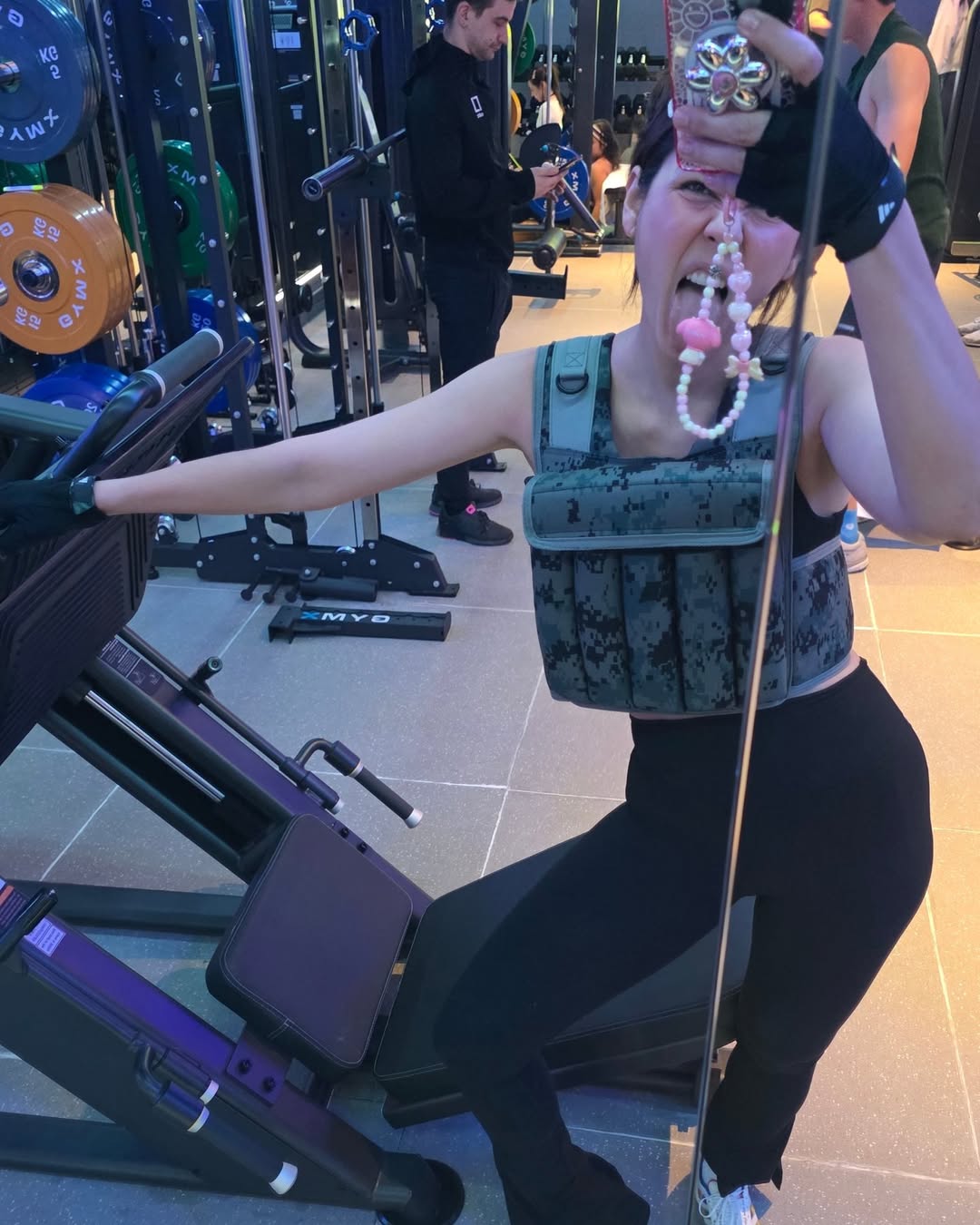 ชมพู่ - อารยา เอ ฮาร์เก็ต