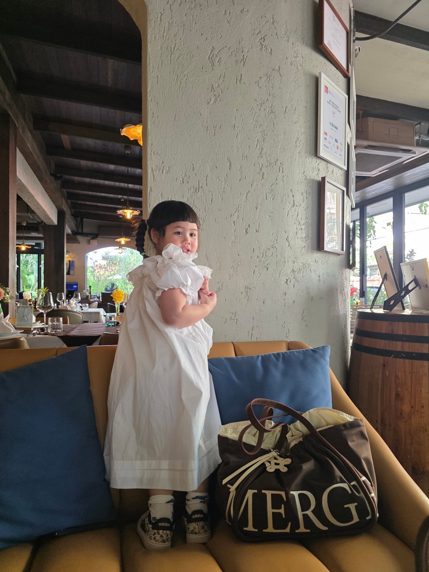 ชมพู่ - อารยา เอ ฮาร์เก็ต