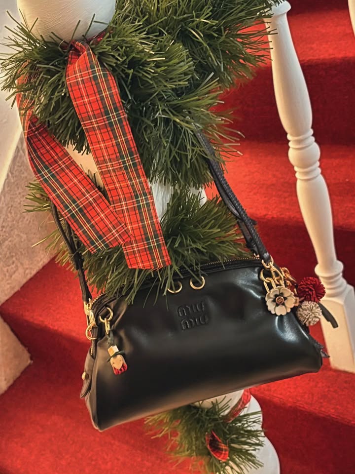 ชมพู่ - อารยา เอ ฮาร์เก็ต